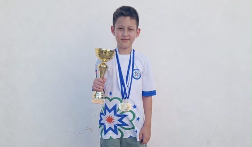 Ayaz Tufaner İkoros Açık B Kategorisi şampiyonu